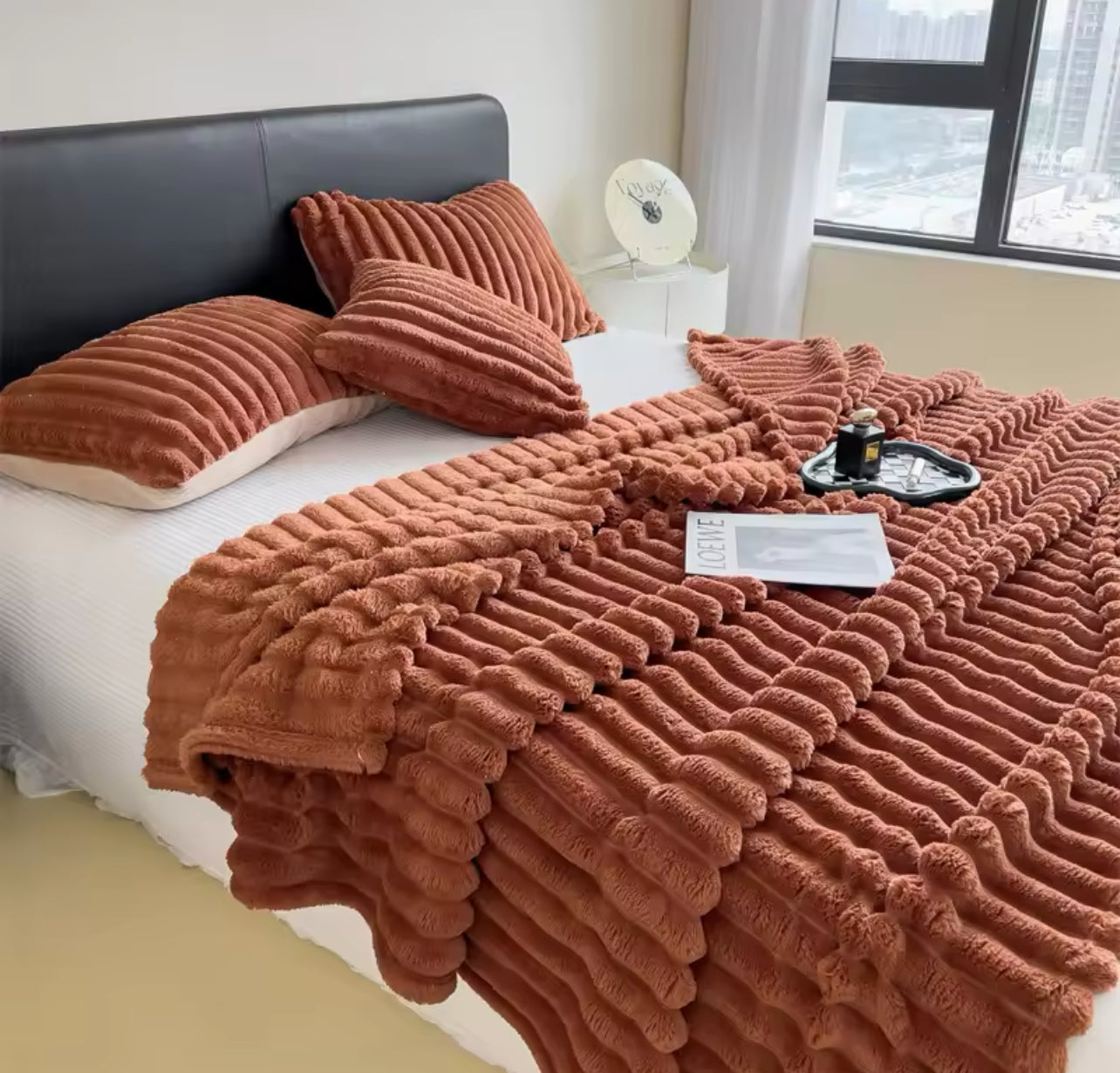 Fluffy Coral Velvet Blanket Air-Conditioned Flannel Plush Comfortable Thickened and Warm Soft Plush blanket