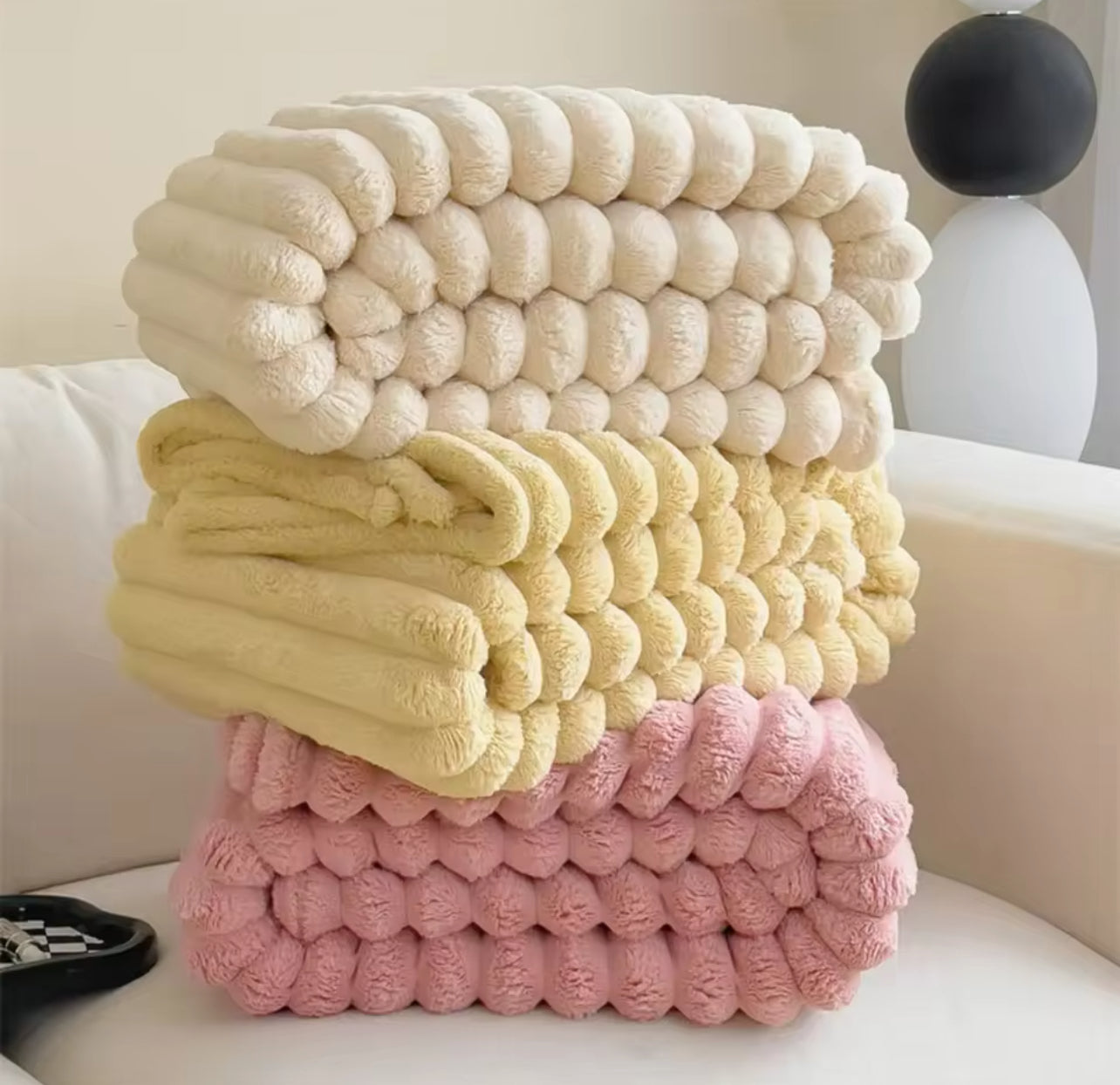 Fluffy Coral Velvet Blanket Air-Conditioned Flannel Plush Comfortable Thickened and Warm Soft Plush blanket