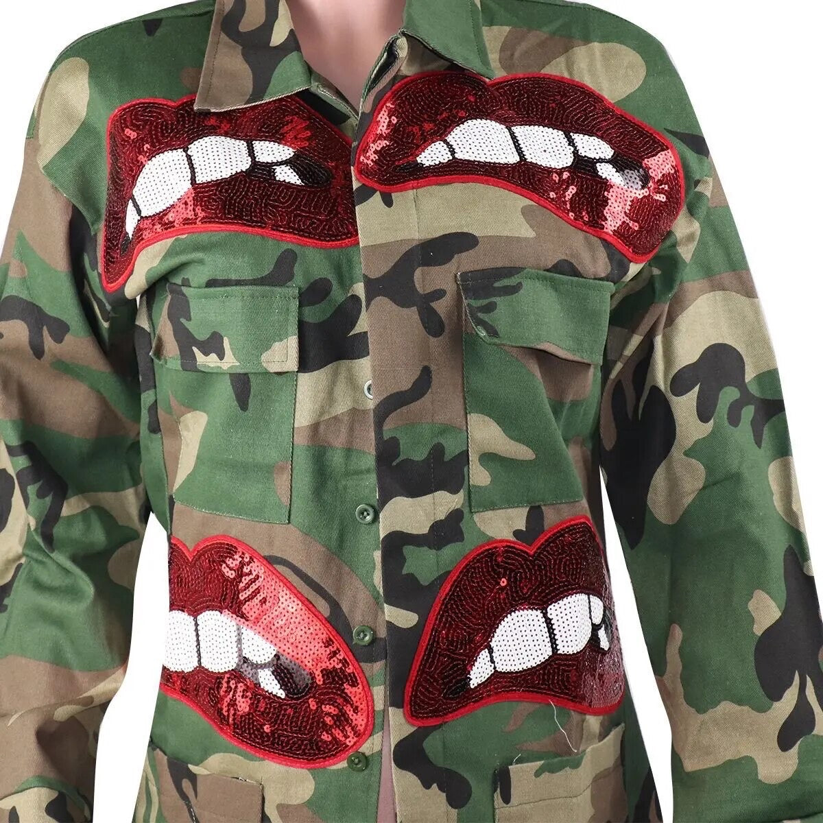 ￼ Camouflage Lip Coat